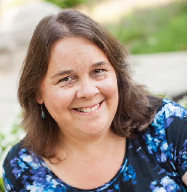 Carla Luna author photo