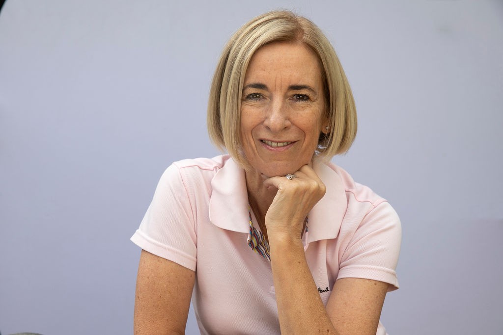 Sarah Hawthorn author photo