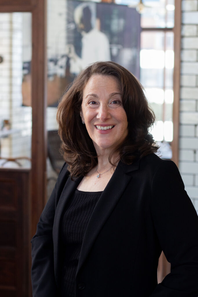 Suzanne Uttaro Samuels author photo