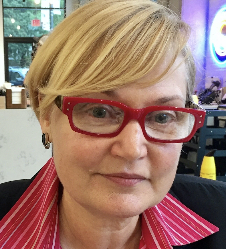 Kelly Oliver author photo